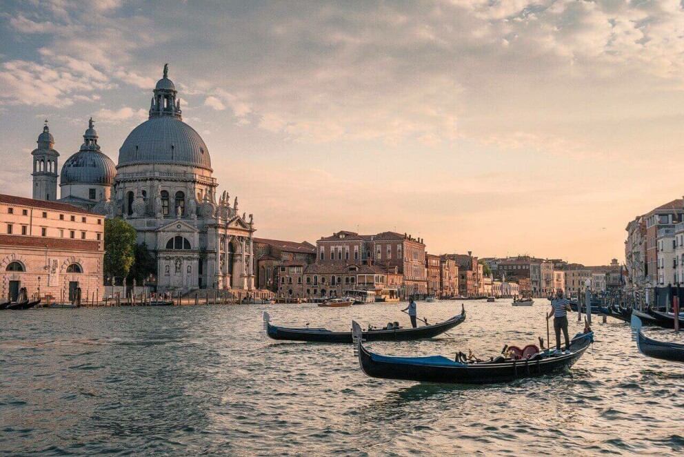 When Is The Best Time To Buy Cheap Flights To Europe